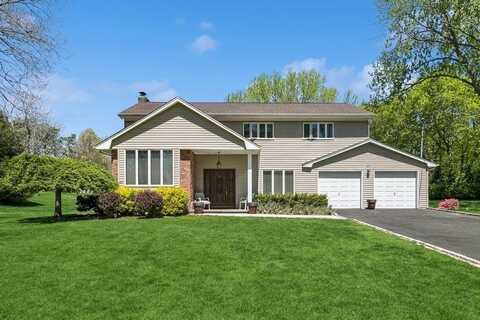 30 Wintergreen Drive, Melville, NY 11747
