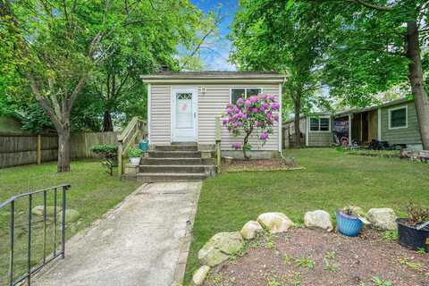 34 Ridgedale Avenue, Farmingville, NY 11738