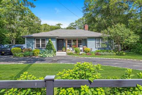 135 Vanderbilt Boulevard, Oakdale, NY 11769