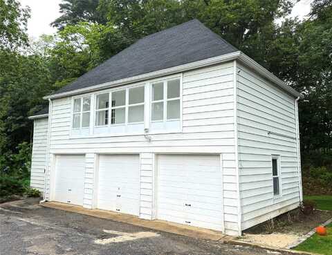 75 Old Tappan Road, Glen Cove, NY 11542