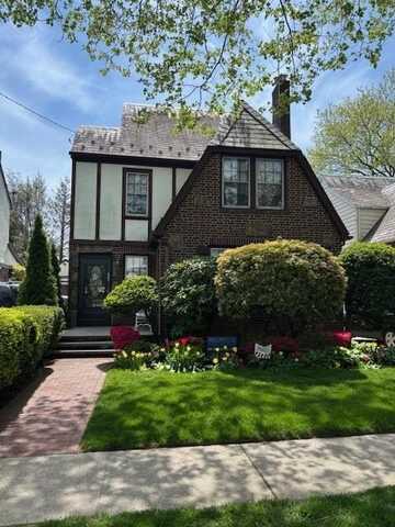 236 Crocus Avenue, Floral Park, NY 11001