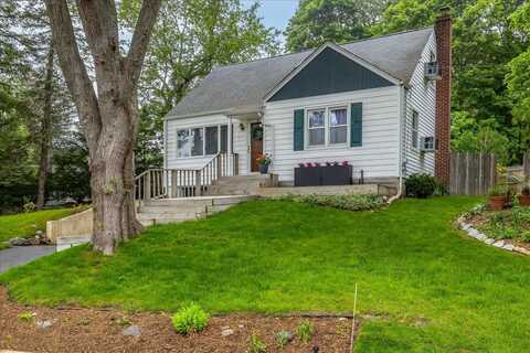 3 Waywood Place, Huntington Station, NY 11746