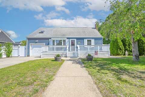 27 Elaine, Sayville, NY 11782