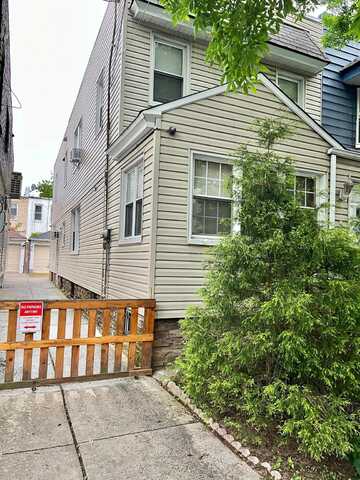 75-09 60 Place, Glendale, NY 11385