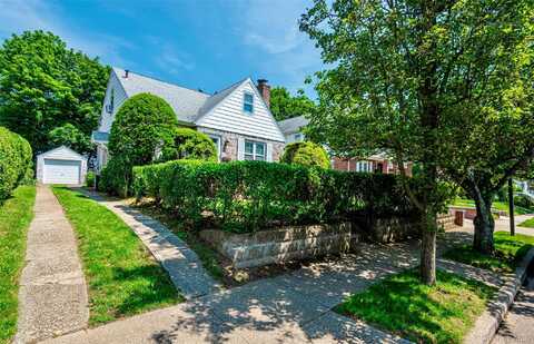 147 Nugent Street, New Hyde Park, NY 11040