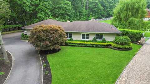 109 Oakside Drive, Smithtown, NY 11787