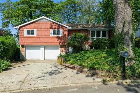 14 Sage Court, Huntington Station, NY 11746