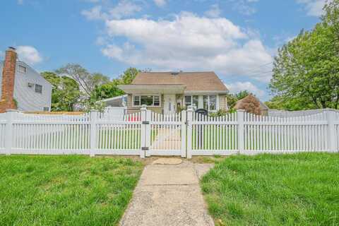37 E Locust Street, Central Islip, NY 11722