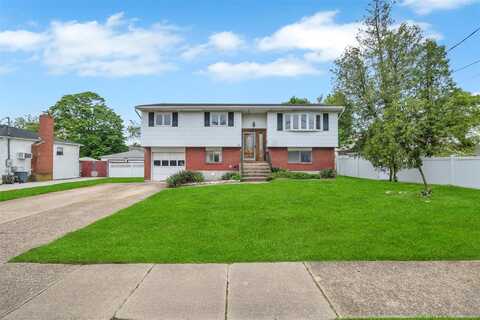 65 Cedar Court, Copiague, NY 11726