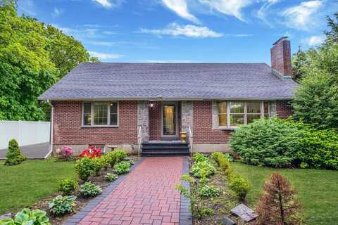 112 Clay Pitts Road, Greenlawn, NY 11740