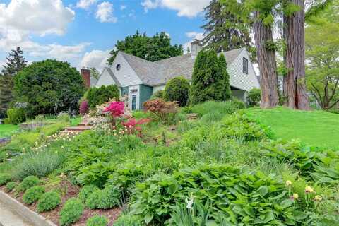 12 Lowell Road, Port Washington, NY 11050