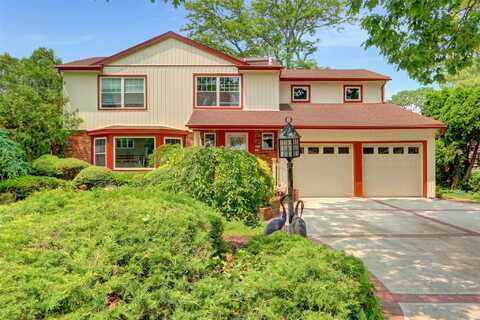 86 Country Village Lane, Manhasset Hills, NY 11040