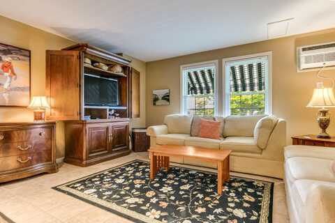 298 Main Street, Ogunquit, ME 03907