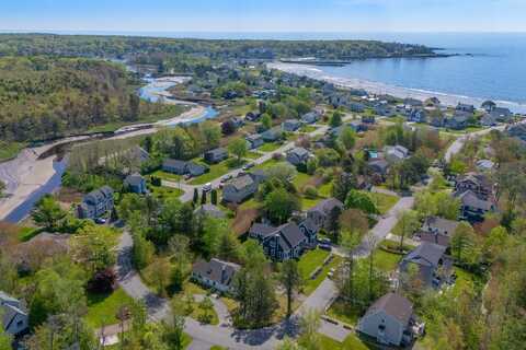 21 Surf Lane, Kennebunk, ME 04043