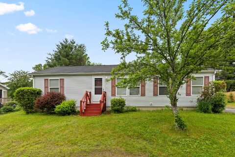7 Bobcat Lane, Berwick, ME 03901