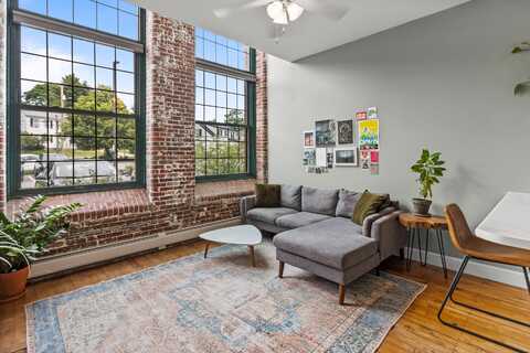 30 Lincoln Street, Westbrook, ME 04092