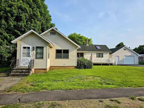 20 North Street, Brownville, ME 04414