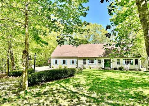 14 Rachel Drive, Kennebunk, ME 04043