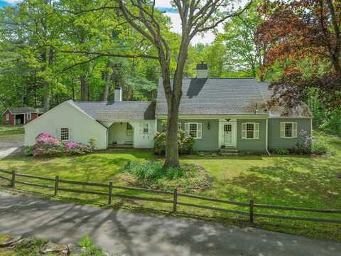86 Mast Road, Falmouth, ME 04105