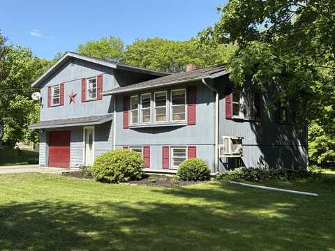 37 Woodridge Drive, Manchester, ME 04351