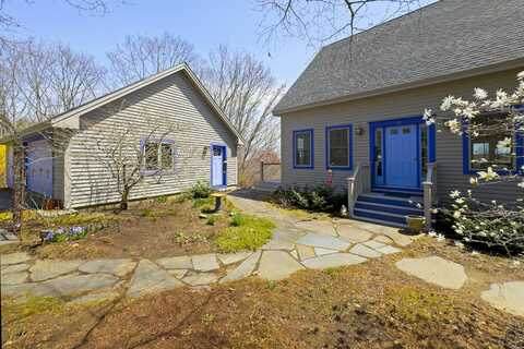 31 Barrett Drive, Rockport, ME 04856
