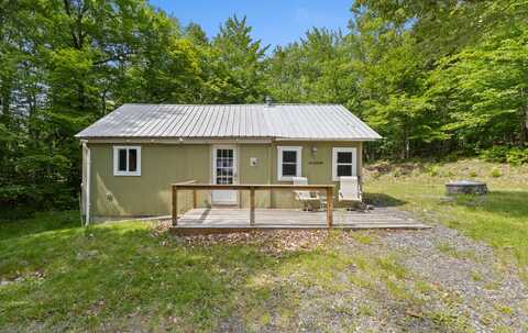 10 Carpenter Place, Greenville, ME 04441