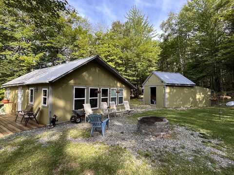 10 Carpenter Place, Greenville, ME 04441