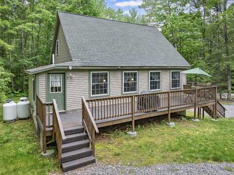 32 Kansas Road, Naples, ME 04055