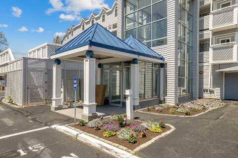 31 Ocean Avenue, York, ME 03909