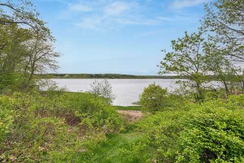 27 Greenway Drive, Falmouth, ME 04105