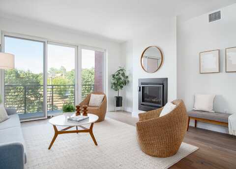 387 Commercial Street, Portland, ME 04101