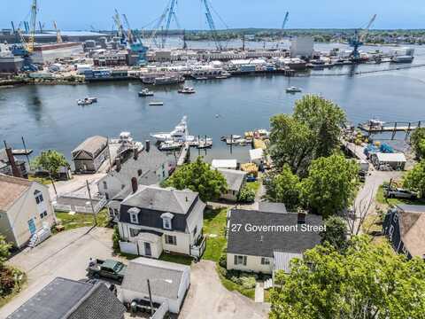 27 Government Street, Kittery, ME 03904