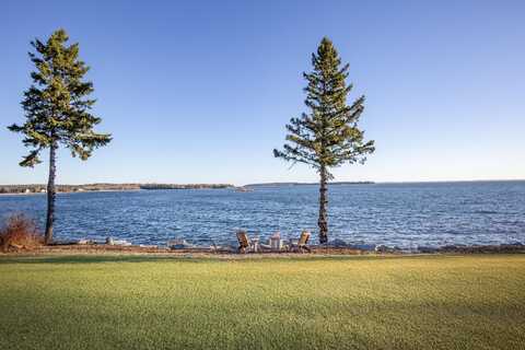 4 & 5 Anchorage Lane, Owls Head, ME 04854