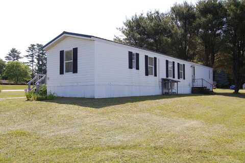 2 Purington Avenue, Mechanic Falls, ME 04256