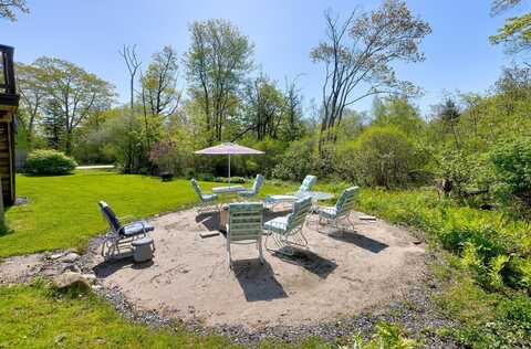 2 Wheeler Road, Cape Elizabeth, ME 04107