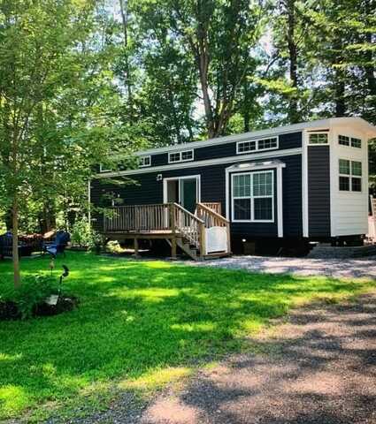 128 N North Village Road, Wells, ME 04090