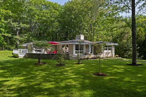 116 School Street, Kennebunkport, ME 04046