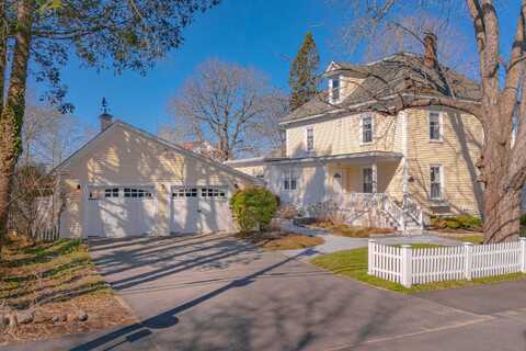 33 Maine Street, Kennebunkport, ME 04046
