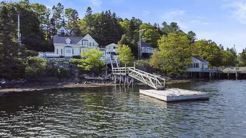 23 Western Avenue, Boothbay Harbor, ME 04538