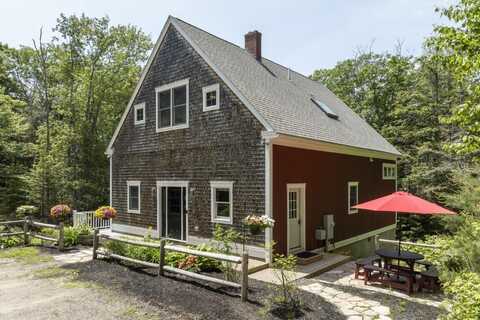 41 Hutchinson Drive, Boothbay Harbor, ME 04538