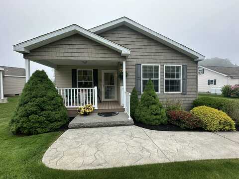 33 Caslyn Drive, Eliot, ME 03903