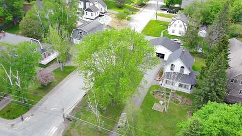 18 Park Street, Caribou, ME 04736