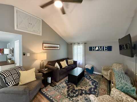 185 Middle Street, Farmington, ME 04938