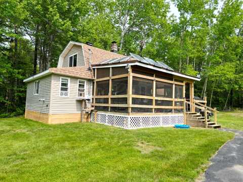 140 Station Road, Lincoln, ME 04457