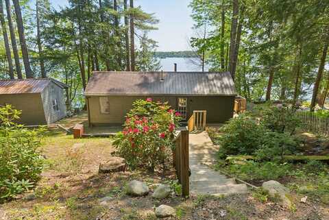 8 S Heritage Woods Lane, Winthrop, ME 04364