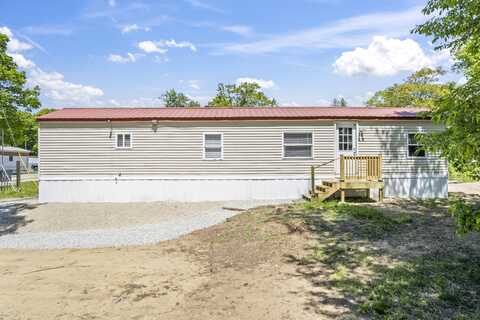 142 Cheryl Lane, Oxford, ME 04270