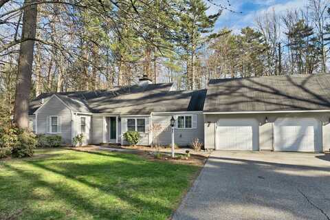 7 Acorn Circle, Kennebunk, ME 04043