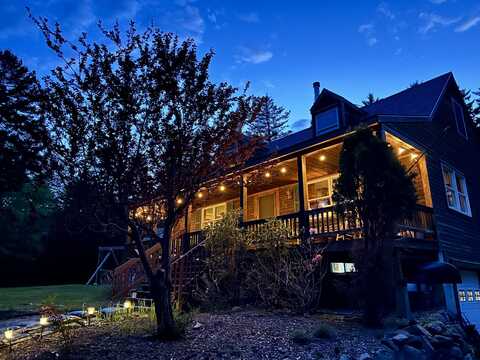 35 Salem Towne Road, Southwest Harbor, ME 04679