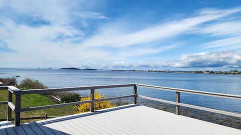 61 W Shore Road, Harpswell, ME 04079