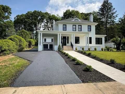 727 Heatherwood Road, BLUEFIELD, WV 24701